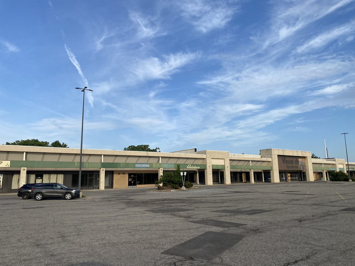 South Flint Plaza - June 21 2022 Photo (newer photo)